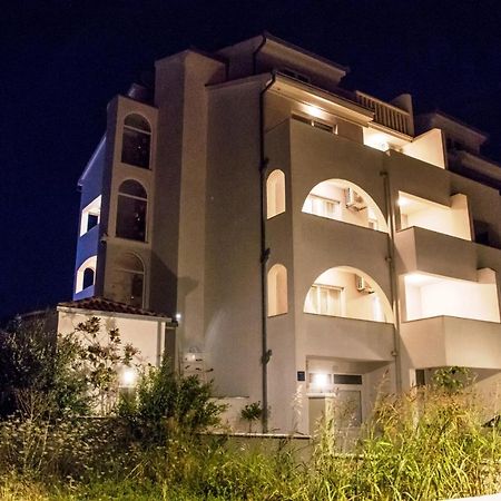 Villa Apartments Katja Трогир Екстериор снимка