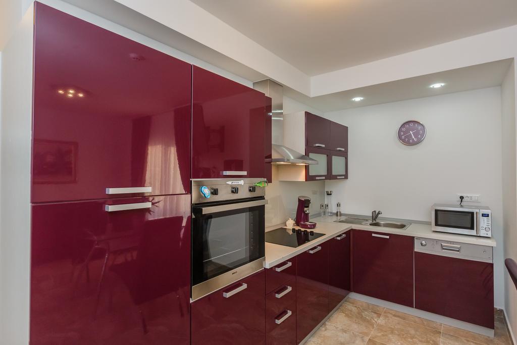 Villa Apartments Katja Трогир Екстериор снимка