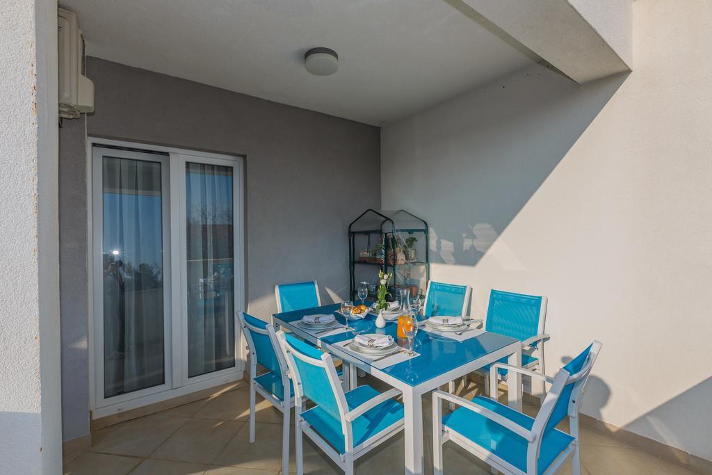 Villa Apartments Katja Трогир Екстериор снимка