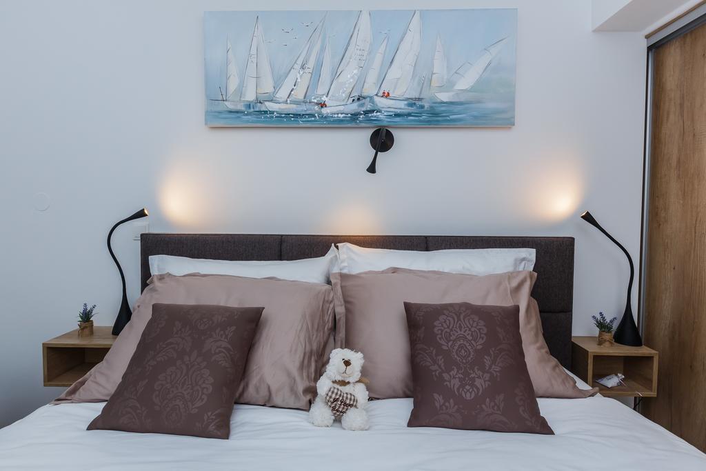 Villa Apartments Katja Трогир Екстериор снимка