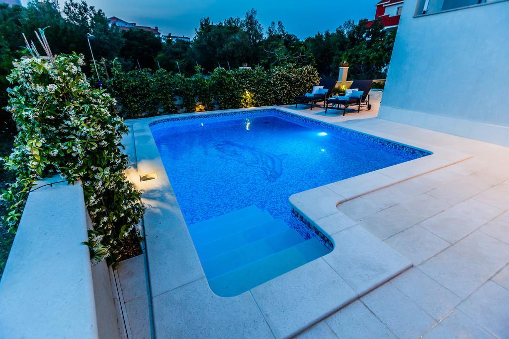 Villa Apartments Katja Трогир Екстериор снимка