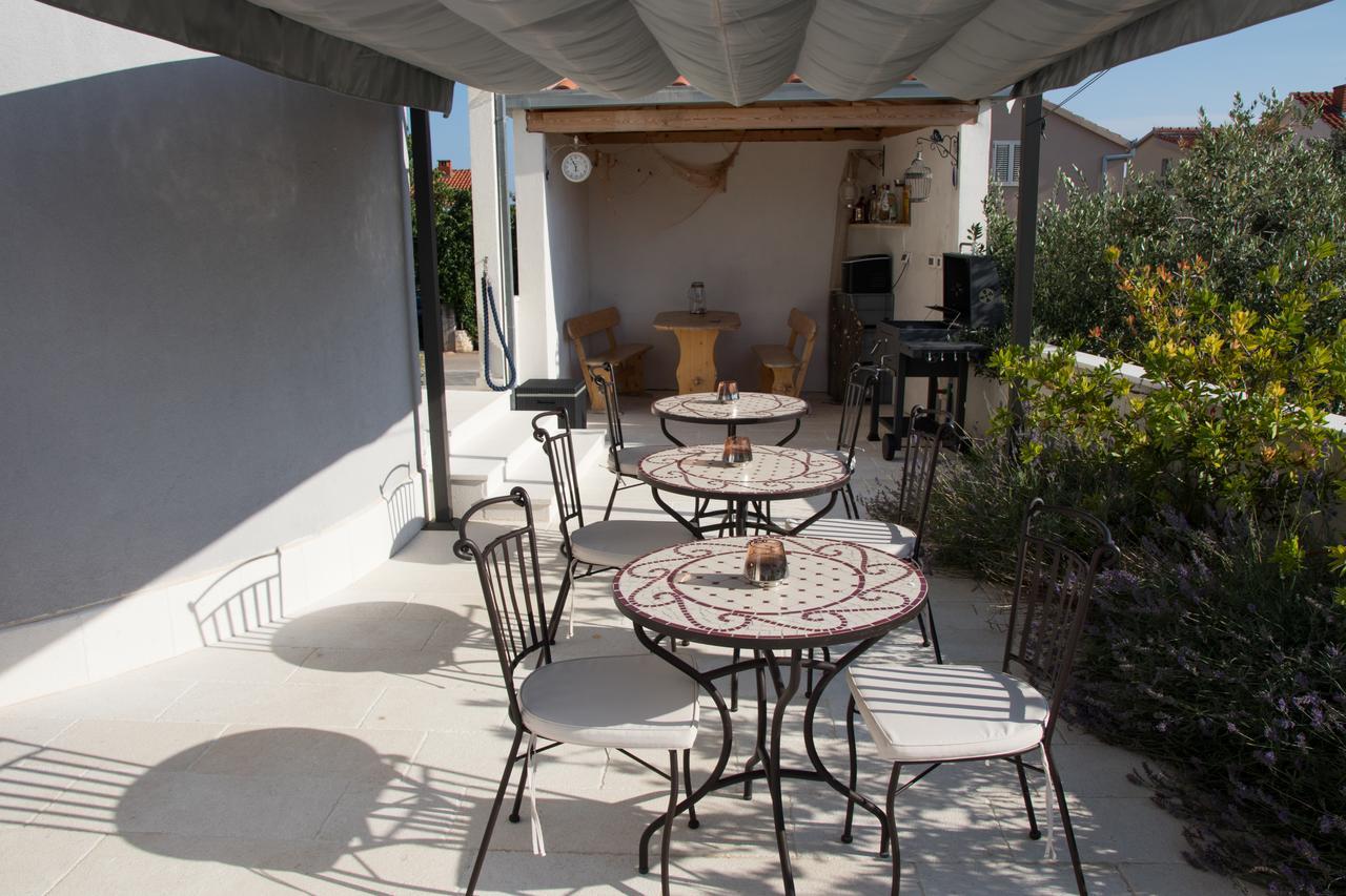 Villa Apartments Katja Трогир Екстериор снимка