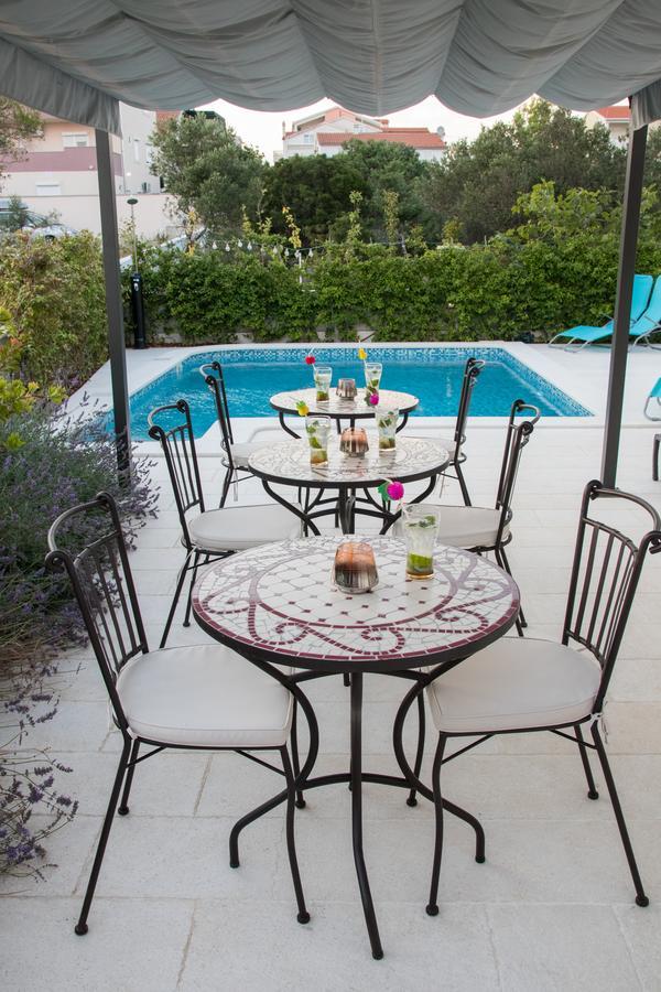 Villa Apartments Katja Трогир Екстериор снимка