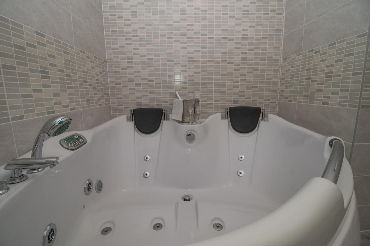 Villa Apartments Katja Трогир Екстериор снимка