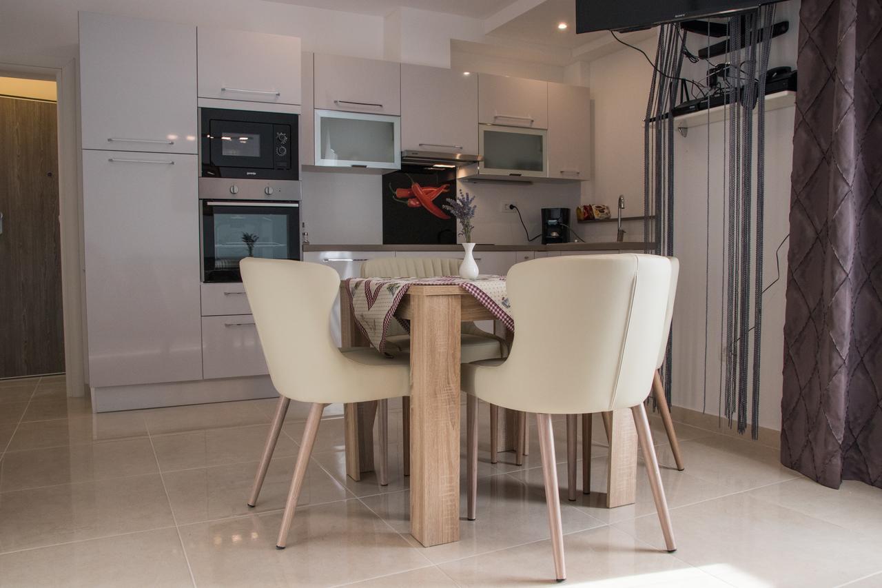 Villa Apartments Katja Трогир Екстериор снимка