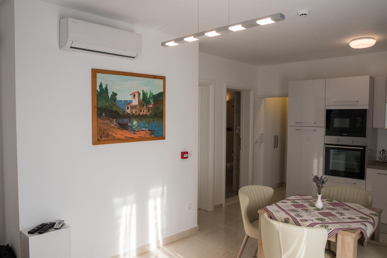 Villa Apartments Katja Трогир Екстериор снимка